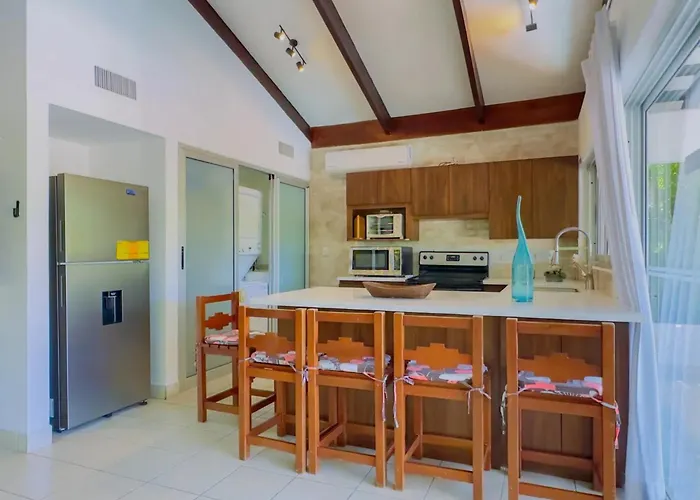Villa Private With Experience *